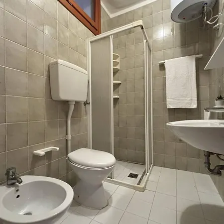 Lovely With Balcony - Beahost