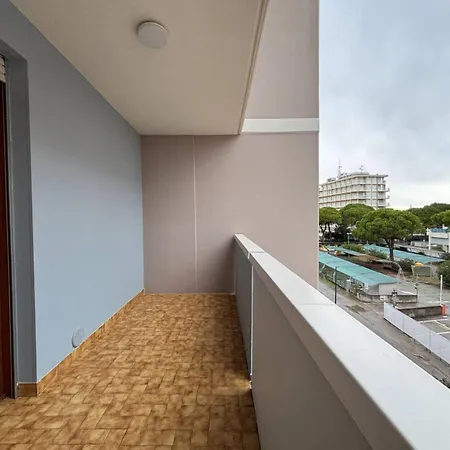 Lovely With Balcony - Beahost *