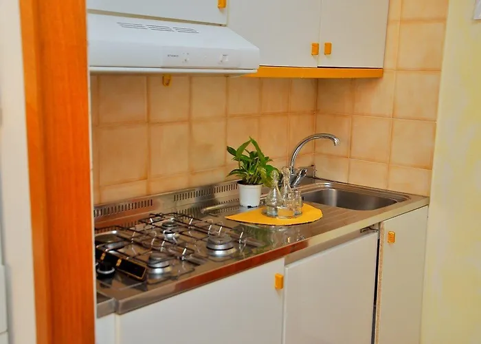 Lovely With Balcony - Beahost