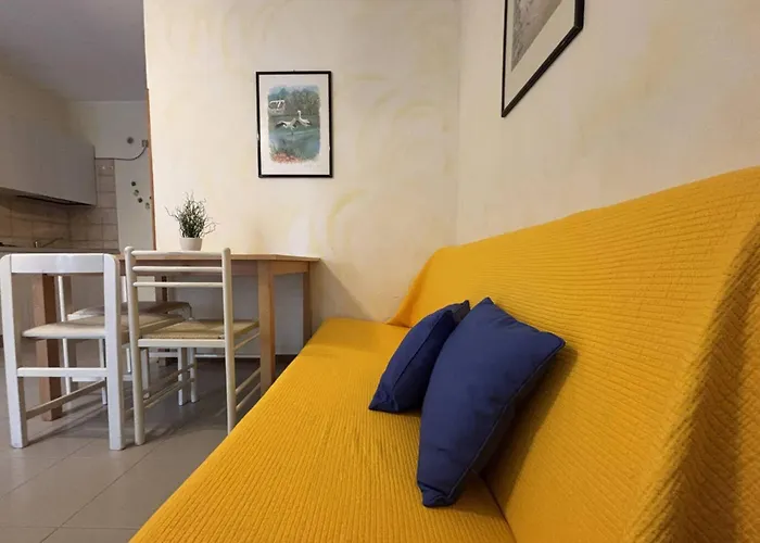 Lovely With Balcony - Beahost