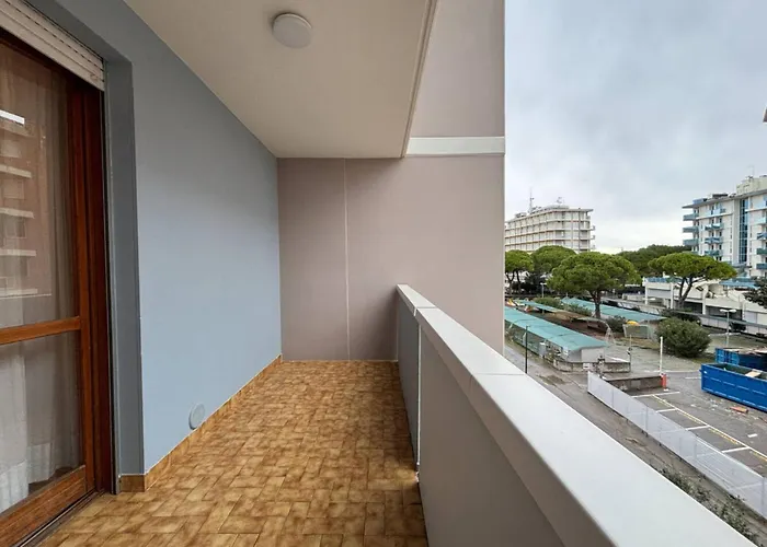 Lovely With Balcony - Beahost *