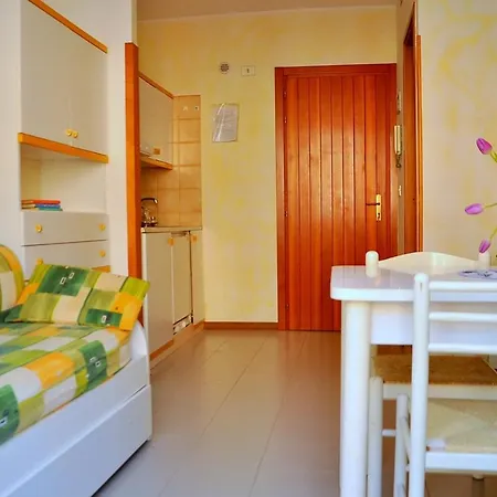 Lovely With Balcony - Beahost *