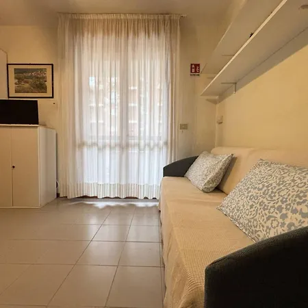 Apartman Lovely With Balcony - Beahost