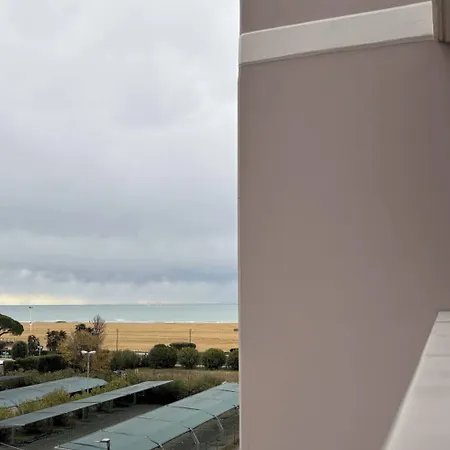 Lovely With Balcony - Beahost